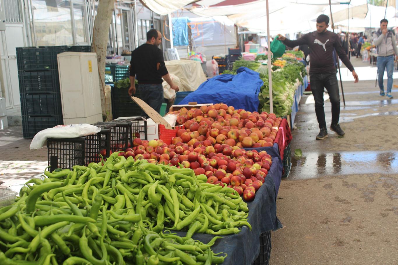 "Yerli ürünler çıktı, sebze ve meyve fiyatları düştü"